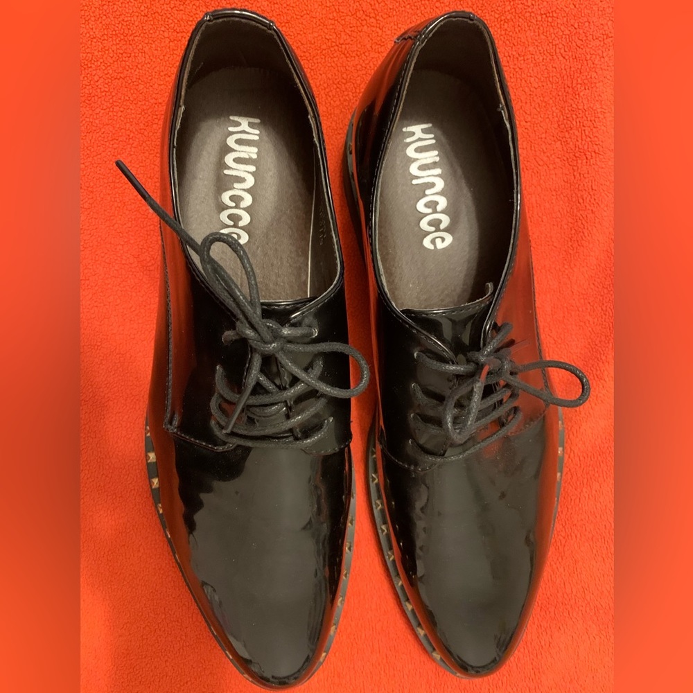 NWOT Kuurcce dress shoes